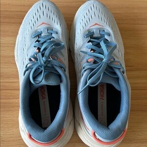 Blue Gaviota HOKA 4 running shoe LIKE NEW